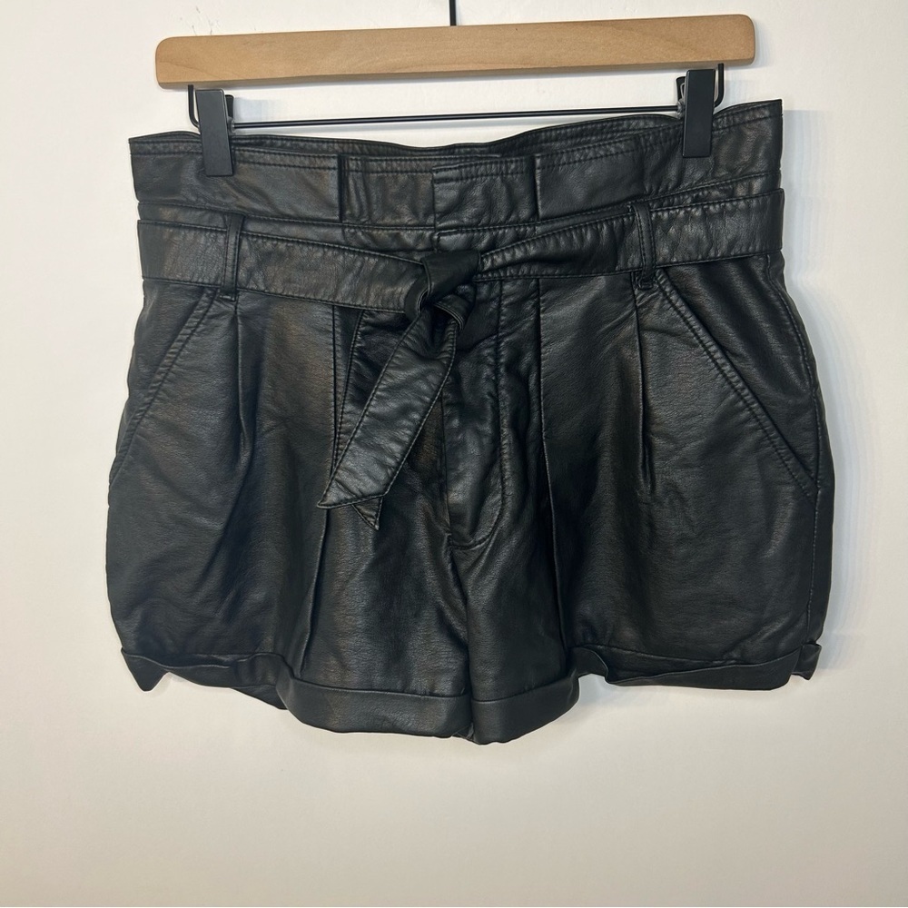 Free People We The Free Black Faux Leather Belted Pleated Shorts, Size 28 - Picture 1 of 8